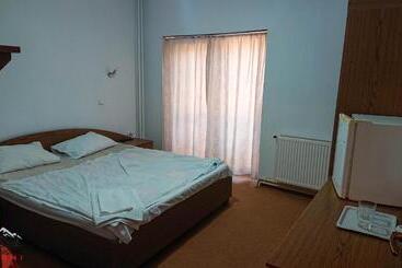 ペンション Vila Maroni