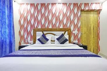 هتل Gl Suites Near Delhi Airport