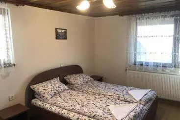 Majatalo къща за гости градината