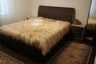 ペンション къща за гости люнгови