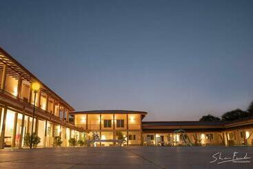 ホテル Nilakma Lagoon