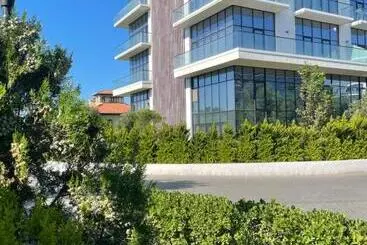 Hotelli Sea Breeze Apartments Lighthouse