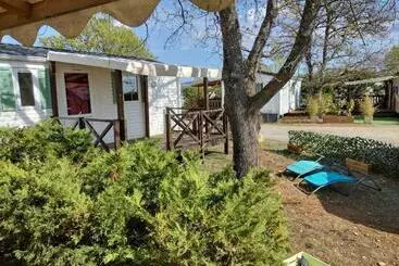 ツーリストアパートメント Camping Prés Des Gorges Du Verdon Et Du Lac De Ste Croix 04500 Tout Equipé Confort Calme Lavande
