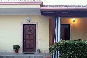 Turistihuoneistot Casa Vacanze Il Geranio