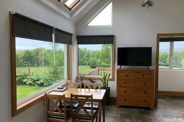 ツーリストアパートメント The Cottage, Near Glasgow Milngavie