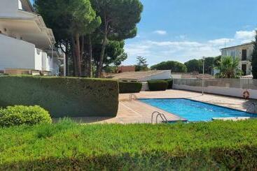 Apartaments turístics Apartamento Familiar Con Piscina Y Wifi