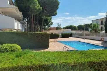 Turistihuoneistot Apartamento Familiar Con Piscina Y Wifi