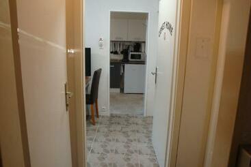 Appartamenti turistici Cenet 1 Zimmer Apartment