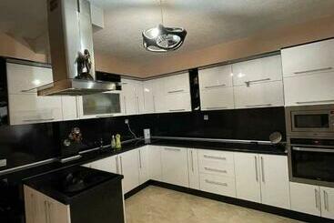 Apartamentos turísticos луксозен апартамент в сърцето на сандански