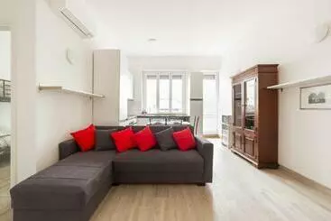 آپارتمان‌های توریست‌ها Sant Ambrogio Bright Apartment With Terrace