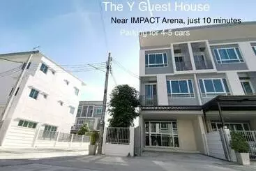 ツーリストアパートメント The Y Guest House Impact Arena
