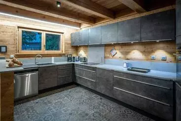 Apartamente turistice Madame Vacances Chalet Woodpecker