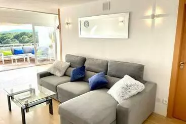 Turistihuoneistot Modern Penthouse With Big Terrace