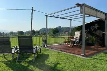 آپارتمان‌های توریست‌ها Ami S House Castle View