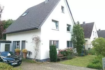 ツーリストアパートメント Geräumiges Ferienhaus In Bad Salzuflen Mit Einfacher Ausstattung, Für Geschäftsreisende, Gruppen Ode