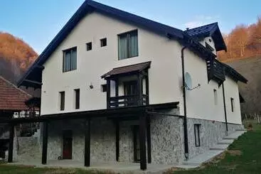 Apartaments turístics Casa De Vacanță Edya