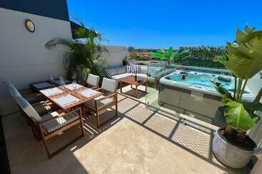 דירות לתיירים Luxury St Kilda Townhouse In The Sky