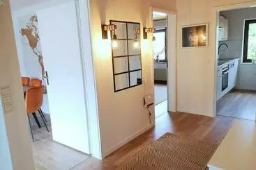 Turistihuoneistot Family Apartment Mit Balkon, Küche, Parkplatz & Waschmaschine
