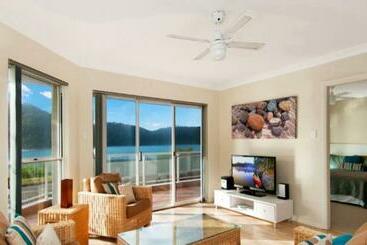 דירות לתיירים By The Beach   Waterfront Ettalong Beach