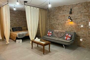 Tourist flats Hendrycks