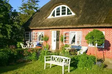 Turistihuoneistot Im Feriengarten   Ferienwohnung Eg