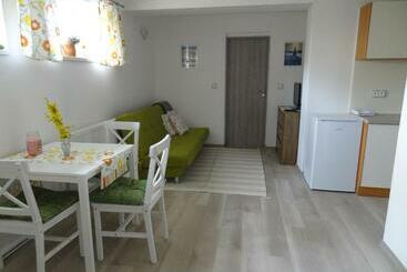 Turista apartmanok Apartmán Karovi