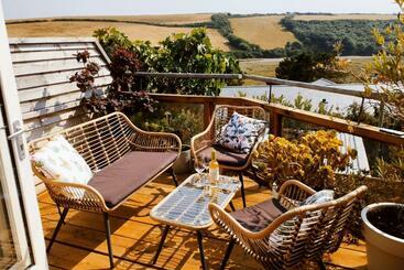 דירות לתיירים Calm Green