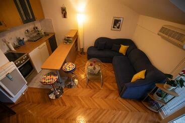 Turista apartmanok Cushy Apartment Close To City Centre
