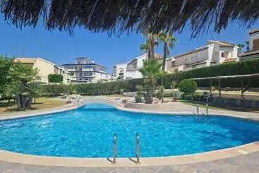Appartements touristiques Lovely Apartment In La Mata Near To The Beach