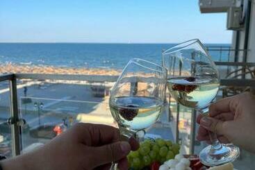 ツーリストアパートメント Studio Beach Residence Navodari