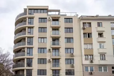 Apartaments turístics Sunny 1bdr Apartment Near Center