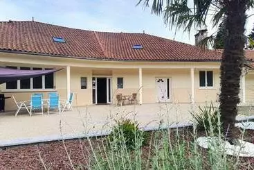 Turistihuoneistot Gîte Résidence De La Fontaine à Compreignac