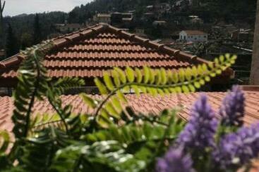 ツーリストアパートメント The Cave Apartment