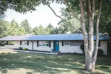 ツーリストアパートメント The Retreat With Private Pool And Hot Tub!