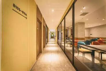 Hanting Hotel Qingdao Zhanqiao Railway Station East Plaza