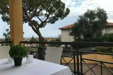 Appartements touristiques Bordighera Private Garden Seaview