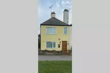 Turistihuoneistot Cosy Cottage Great Bentley Near Station And Shops