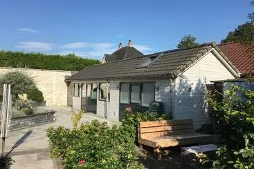 ツーリストアパートメント Tara Cottage