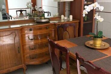 Turistihuoneistot Big Apartment With Unique Patio Near Santa Barbara Castle