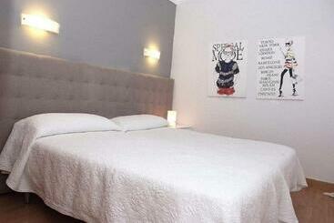 Turist apartmanları Apto Antic 302 Pax 4