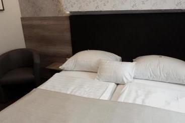 בית מלון כפרי Caesar Panzió