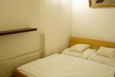 Szálloda Charming Historical Charles Bridge Residences