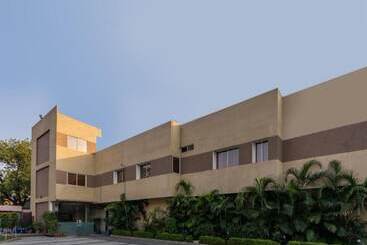 Hotel Goroomgo Luxury Star Inn Sum Hospital Bhubaneswar