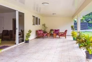 پانسیون Le Vely Lodge