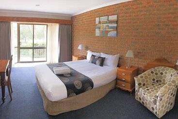 Hotel Hume Country Motor Inn