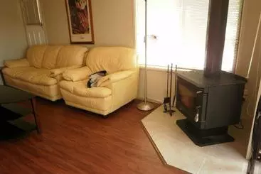 فندق Kickback Cottages