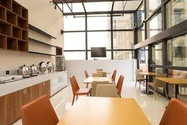 Hotel City Comfort Inn Nanning Haijixing Jiangnan Park Metro Station