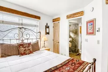Hotelli Double Diamond Ski In/ski Out Chalet
