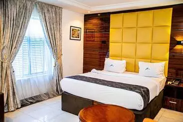 Отель Fritz Apartments And Suites