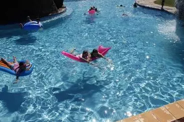 Отель Tindarra Resort